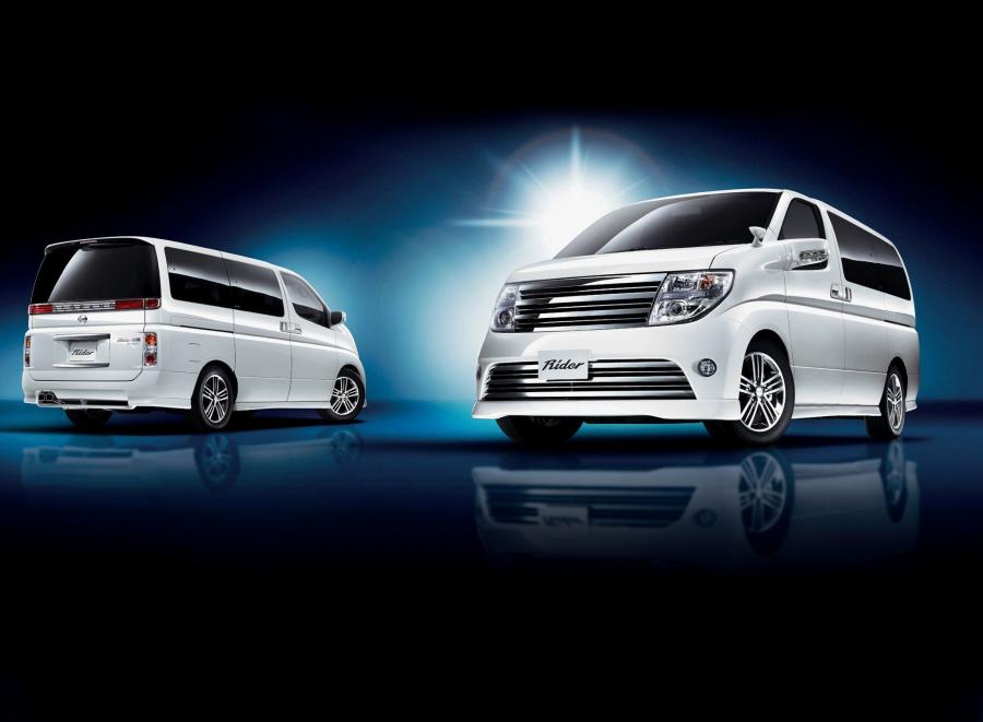  Nissan Elgrand Autech Rider 2002 года  (фото 2 из 3)